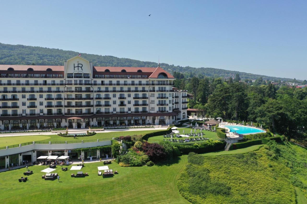 Hotel Royal Evian-les-Bains Bagian luar foto