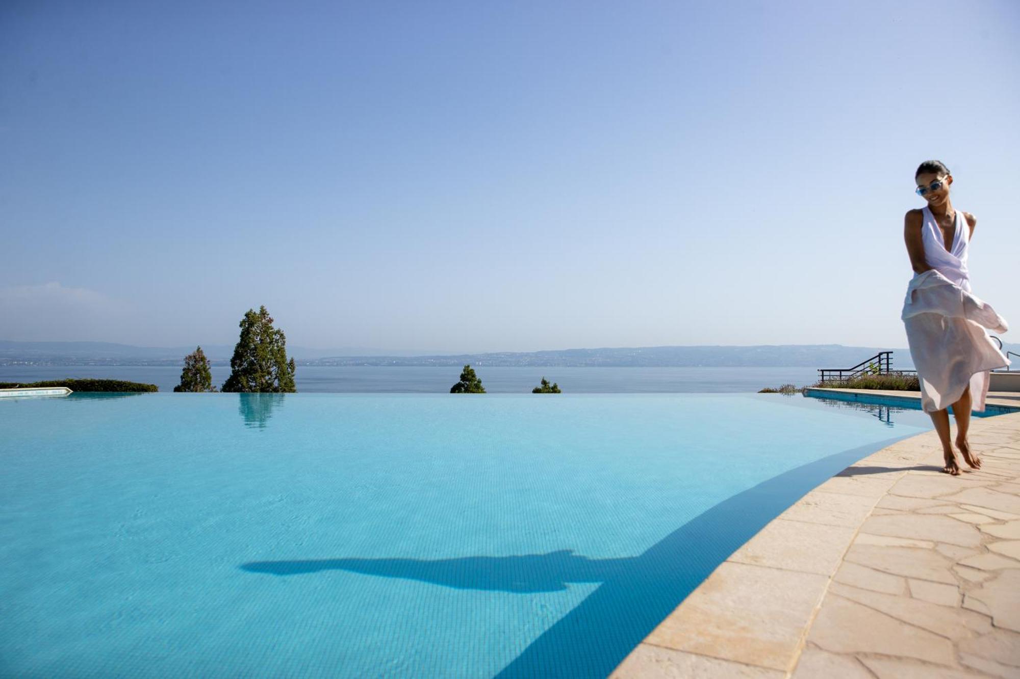 Hotel Royal Evian-les-Bains Bagian luar foto