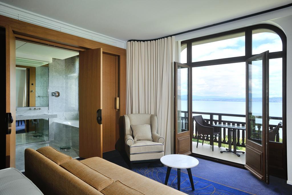 Hotel Royal Evian-les-Bains Bagian luar foto