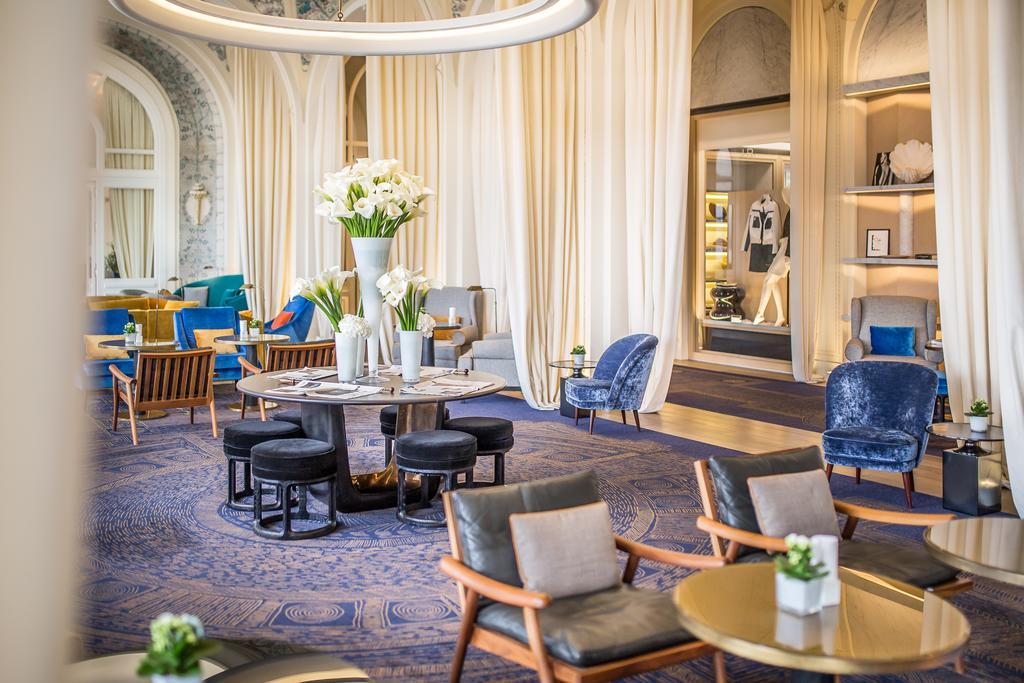 Hotel Royal Evian-les-Bains Bagian luar foto