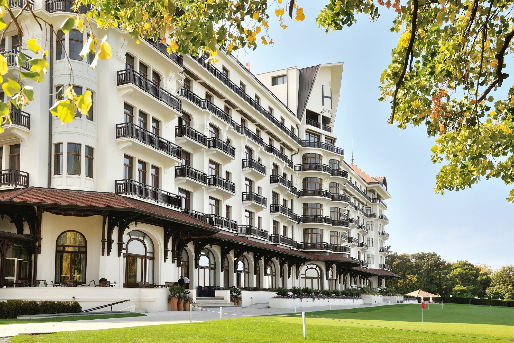 Hotel Royal Evian-les-Bains Bagian luar foto